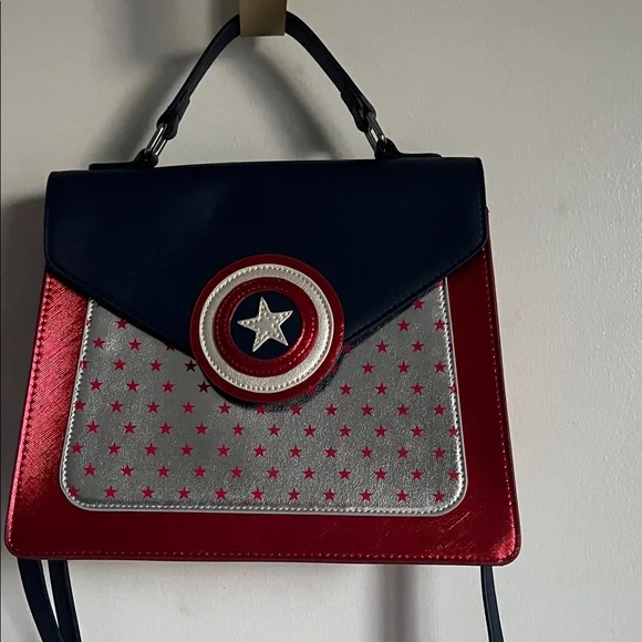 Women’s Danielle Nicole Captain America Crossbody Bag - Picture 3 of 4